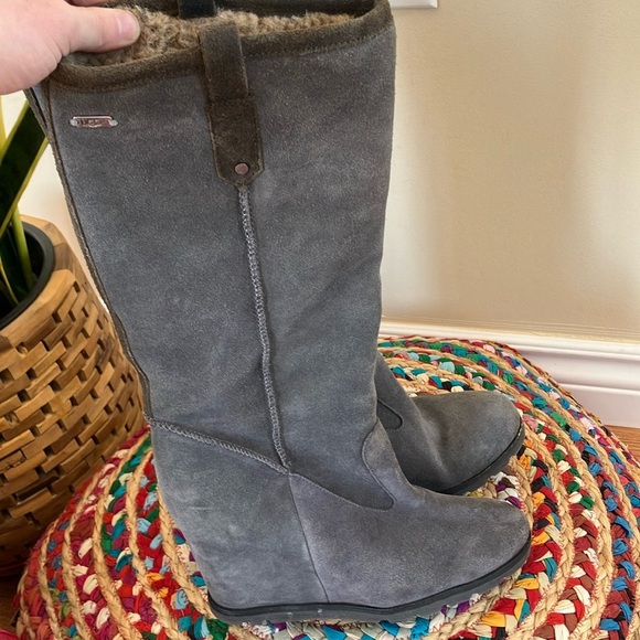 UGG Gray Sude Leather Wedges High Boots - Picture 1 of 8